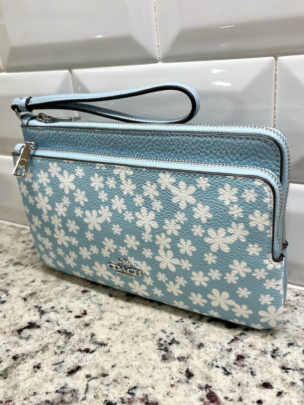 Coach Double Zip Floral Clutch Wristlet NWT - Picture 2 of 11